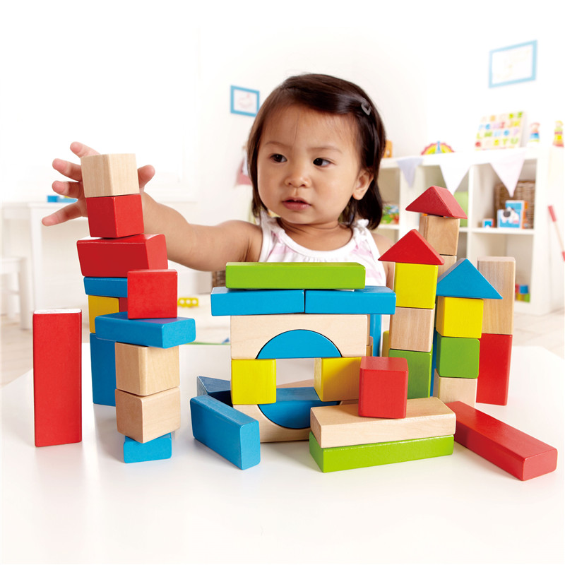 Blok Bangunan Maple Wood Kids oleh Hape | Set Mainan Edukasi Balok Kayu Susun untuk Balita, 50 Potongan Berwarna Cerah dalam Berbagai Macam Bentuk Dan Ukuran