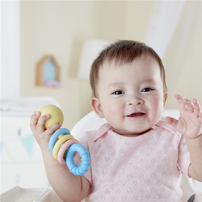 Hape Rattling Rings Teether | Movable Tumbuh Tumbuh & Mainan Goyang Untuk Bayi, Warna Lembut